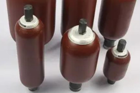 囊式蓄能器如何幫助系統減少故障？真相揭秘！