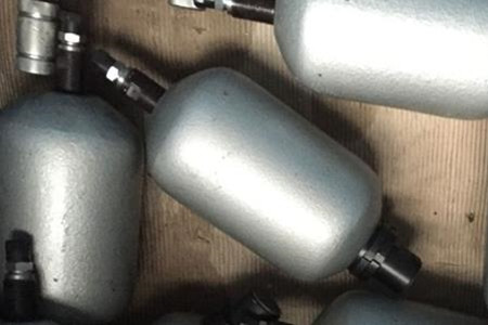 蓄能器設(shè)計(jì)時(shí)注意哪些方面？選材不能馬虎！