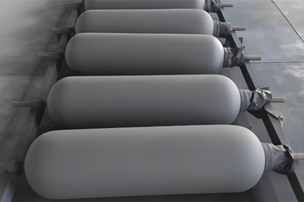 知道嗎？蓄能器價(jià)格居然受到這些因素影響！ 圖1